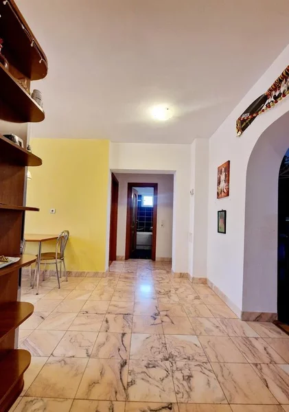 Nerva Traian, Timpuri Noi, metrou 3 min, 3 camere, centrala termica.