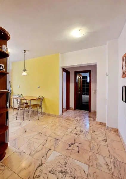 Nerva Traian, Timpuri Noi, metrou 3 min, 3 camere, centrala termica.