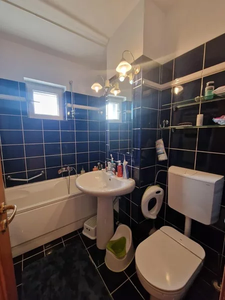 Nerva Traian, Timpuri Noi, metrou 3 min, 3 camere, centrala termica.