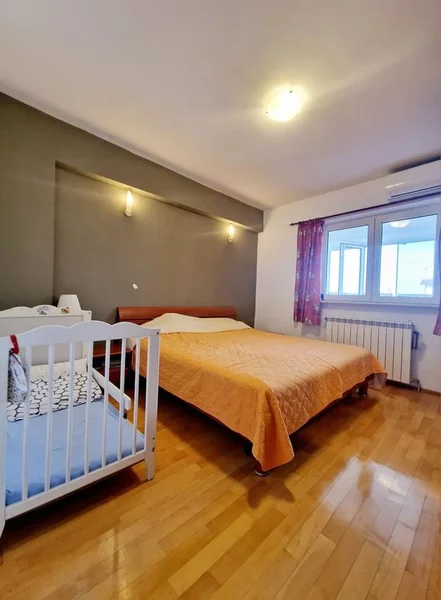 Nerva Traian, Timpuri Noi, metrou 3 min, 3 camere, centrala termica.