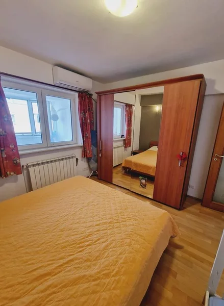 Nerva Traian, Timpuri Noi, metrou 3 min, 3 camere, centrala termica.