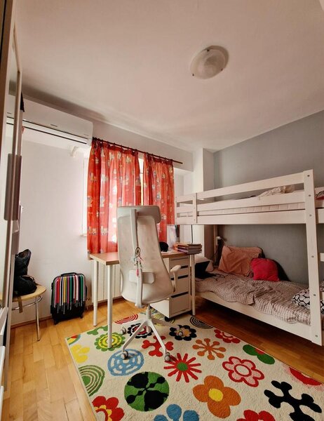 Nerva Traian, Timpuri Noi, metrou 3 min, 3 camere, centrala termica.